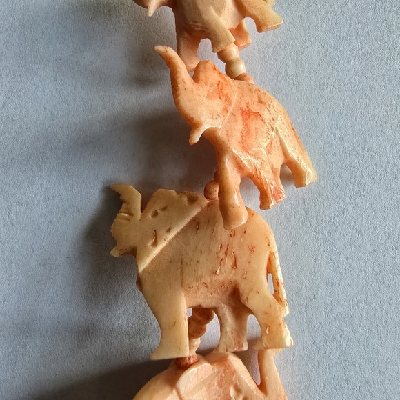 Vintage elephant necklace pink peach silver tone boho bohemian tribal - Picture 8 of 16